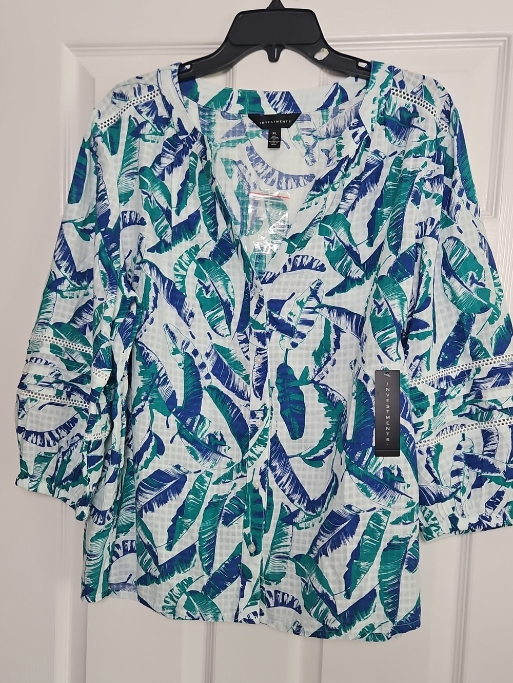 Investments 3/4 Balloon Sleeve V-neck Button Front Top: Blue/Teal Feather: XL